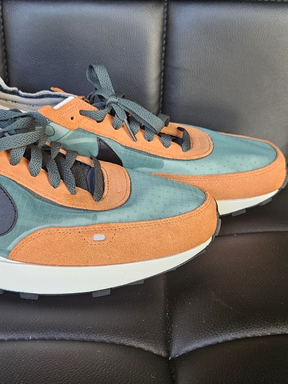 Nike Men's Teal and Orange Low-Top Sneaker with Black Swoosh - Picture 6 of 10